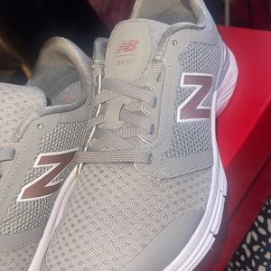 NWT NEW BALANCE RUNNING SNEAKERS
